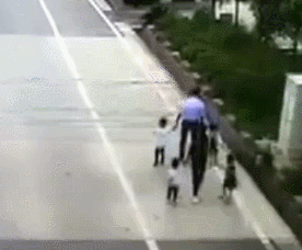 网友爆料车祸新闻视频下载,车祸现场惊心动魄,视频记录惨烈一幕  第2张 网友爆料车祸新闻视频下载,车祸现场惊心动魄,视频记录惨烈一幕  第2张