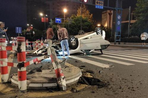 网友爆料车祸新闻视频下载,车祸现场惊心动魄,视频记录惨烈一幕  第3张 网友爆料车祸新闻视频下载,车祸现场惊心动魄,视频记录惨烈一幕  第3张